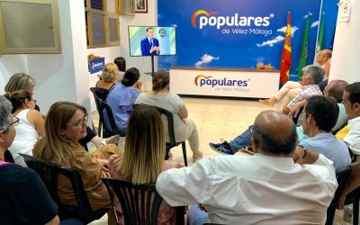 El Partido Popular de Vélez se reúne para seguir en nuestra sede el debate para las elecciones