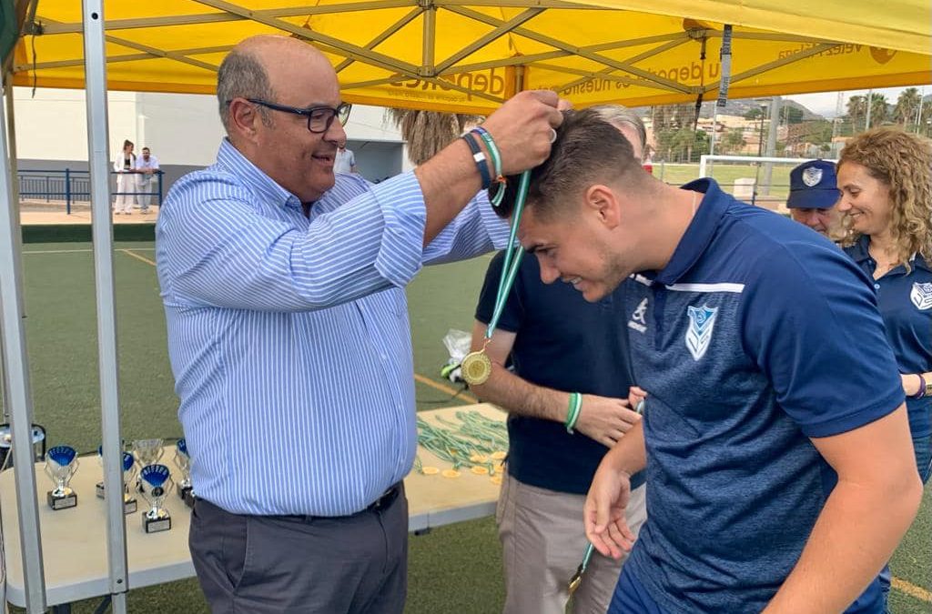 Entrega de trofeos de la Escuela de Fútbol José Santacruz Vélez FC