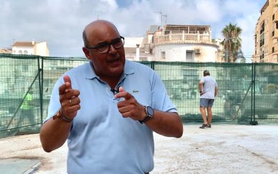 El nuevo retraso en las obras de la Plaza de la Axarquía de Torre del Mar se prolongará hasta el mes de agosto