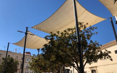 Las Carmelitas, el Ayuntamiento al fin instala los tan ansiados toldos