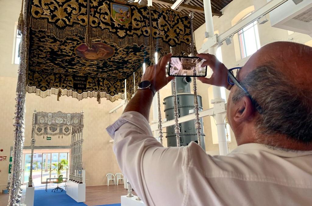 Lupiáñez invita a visitar la exposición ‘Electa Ut Sol’ en Torre del Mar: “Merece mucho la pena”