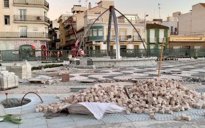 La Plaza de la Axarquía de Torre del Mar, 11 meses después