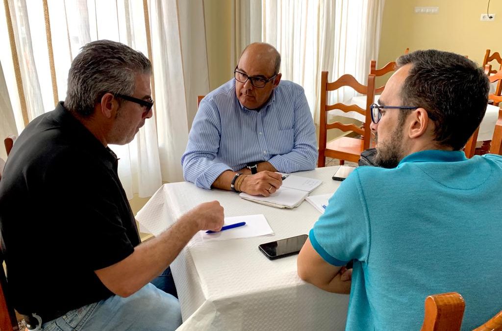 Reunión con la Peña Caballista Veleña antes de la Real Feria de San Miguel