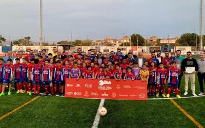 La UD Torre del Mar reconoce la labor del Partido Popular