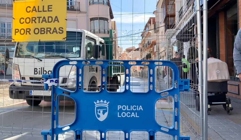 El Partido Popular lamenta que el equipo de gobierno desoiga a los comerciantes e inicie las obras del Camino de Málaga