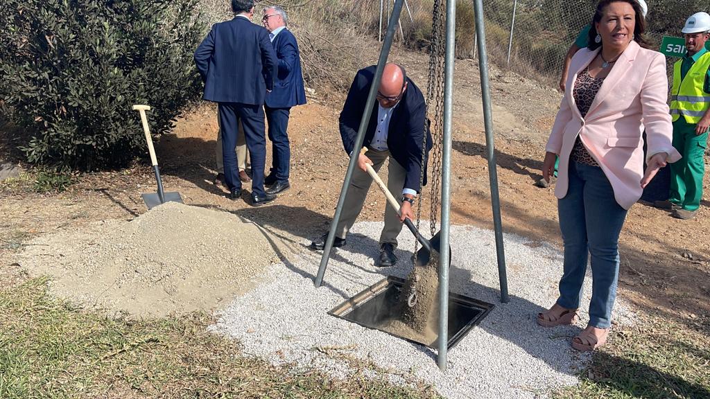 Jesús Lupiáñez y Rocío Ruiz, en las obras del EDAR de Rincón de la Victoria