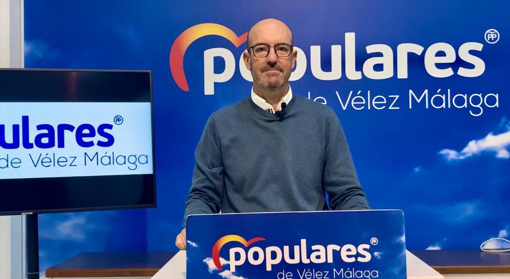 El Partido Popular muestra su extrañeza por el “silencio cómplice” del PSOE de Vélez Málaga ante las continuas concesiones del Gobierno español al independentismo