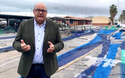 El Partido Popular, con los barcos de pesca de arrastre de Caleta de Vélez