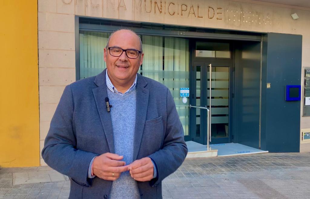 El impago en las facturas de la luz provoca un corte de suministro en el Ayuntamiento de Vélez Málaga