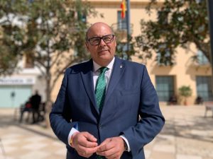 El alcalde le sube el sueldo 1.082 euros al mes a la número dos de la lista electoral del PSOE Jesus foto Ayuntamiento Lupiáñez denuncia que el alcalde le sube el sueldo 1.082 euros al mes a la número dos de la lista electoral del PSOE