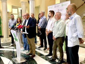 Jesús Lupiáñez reparte las delegaciones entre el nuevo equipo de gobierno del Ayuntamiento de Vélez-Málaga: “Ahora, a trabajar por nuestros vecinos” Presentacion 2 Lupiáñez reparte las delegaciones entre el nuevo equipo de gobierno del Ayuntamiento de Vélez-Málaga: “Ahora, a trabajar por nuestros vecinos”