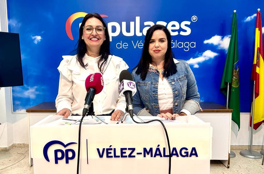 El Partido Popular denuncia el reparto ilegal de folletos injuriosos con la imagen del alcalde y del primer teniente de alcalde por parte una concejala de Andalucía Por Sí  